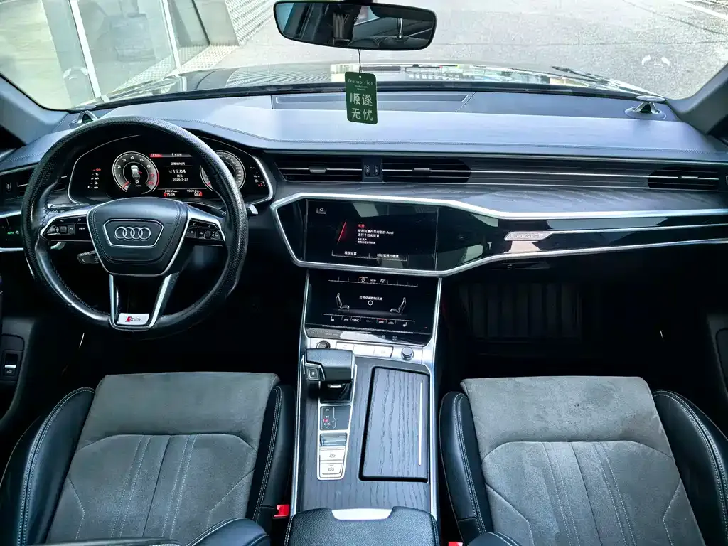 Audi A6L — фото 10