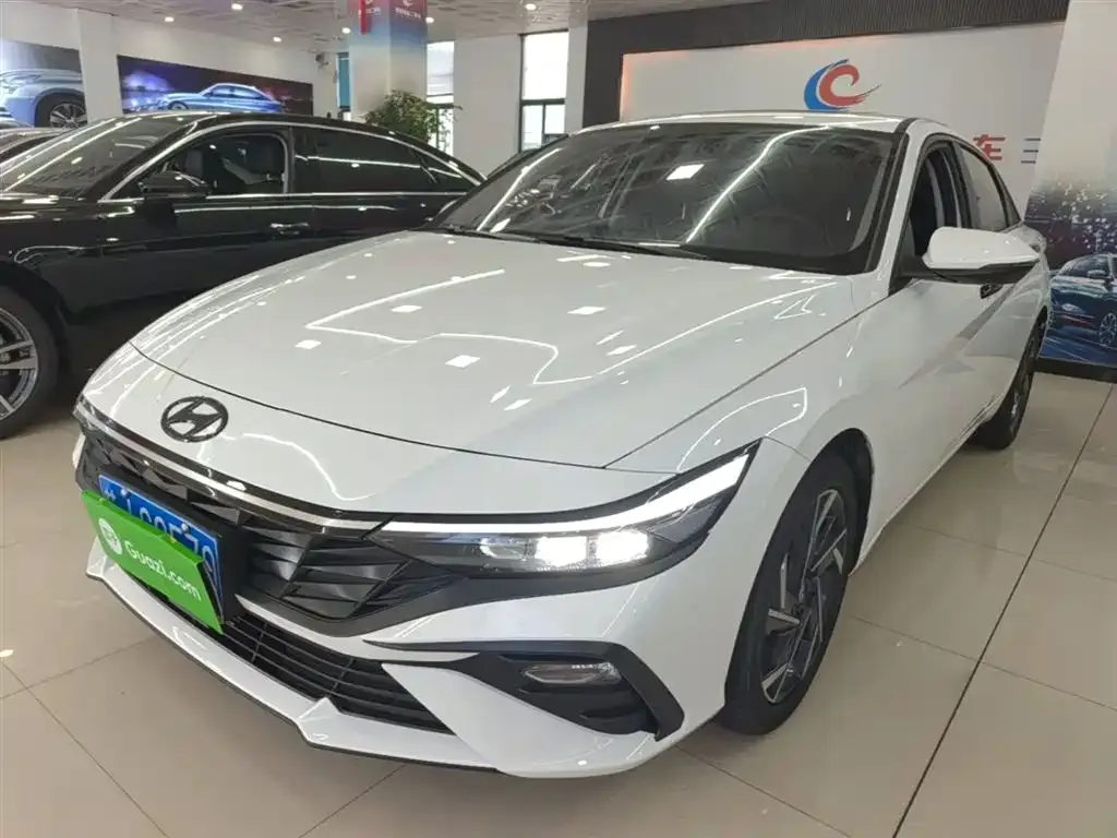 Hyundai Elantra — фото 10