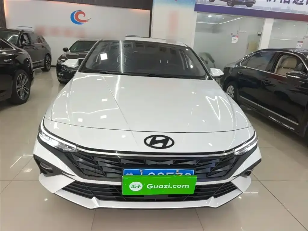 Hyundai Elantra — фото 8