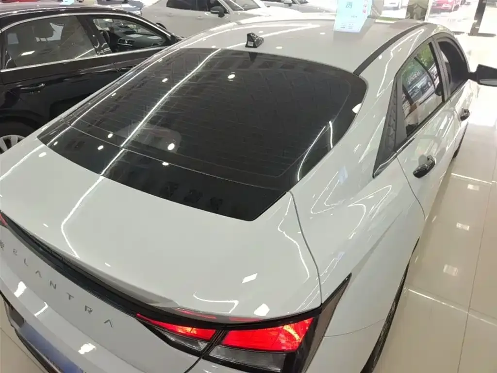 Hyundai Elantra — фото 9