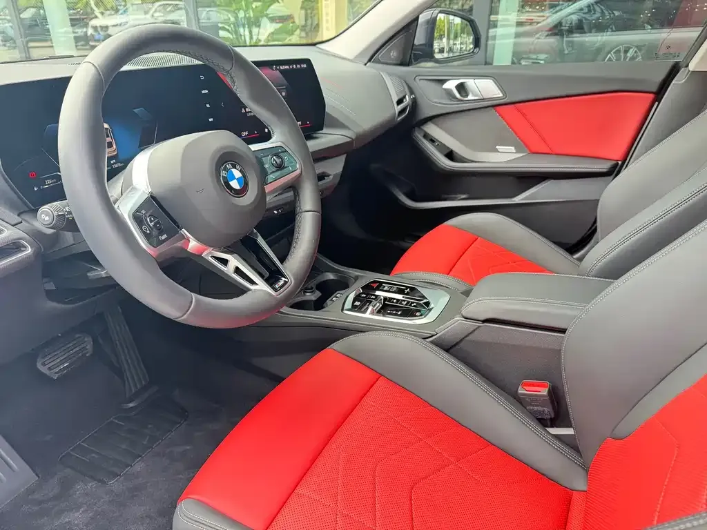 BMW 2 Series 2025 из CN, фото 8