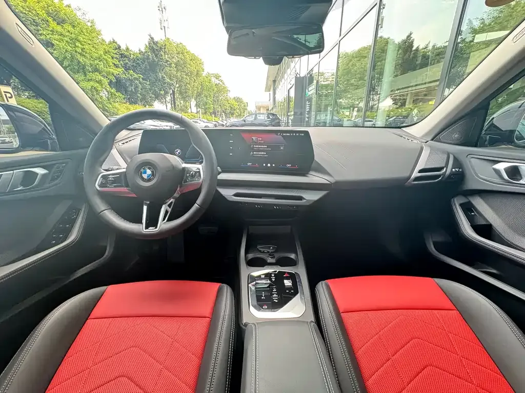 BMW 2 Series 2025 из CN, фото 2