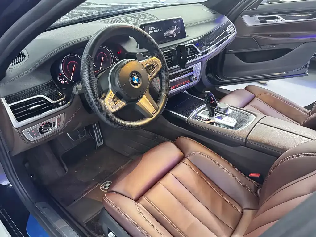 BMW 7 Series 2021 из CN, фото 9
