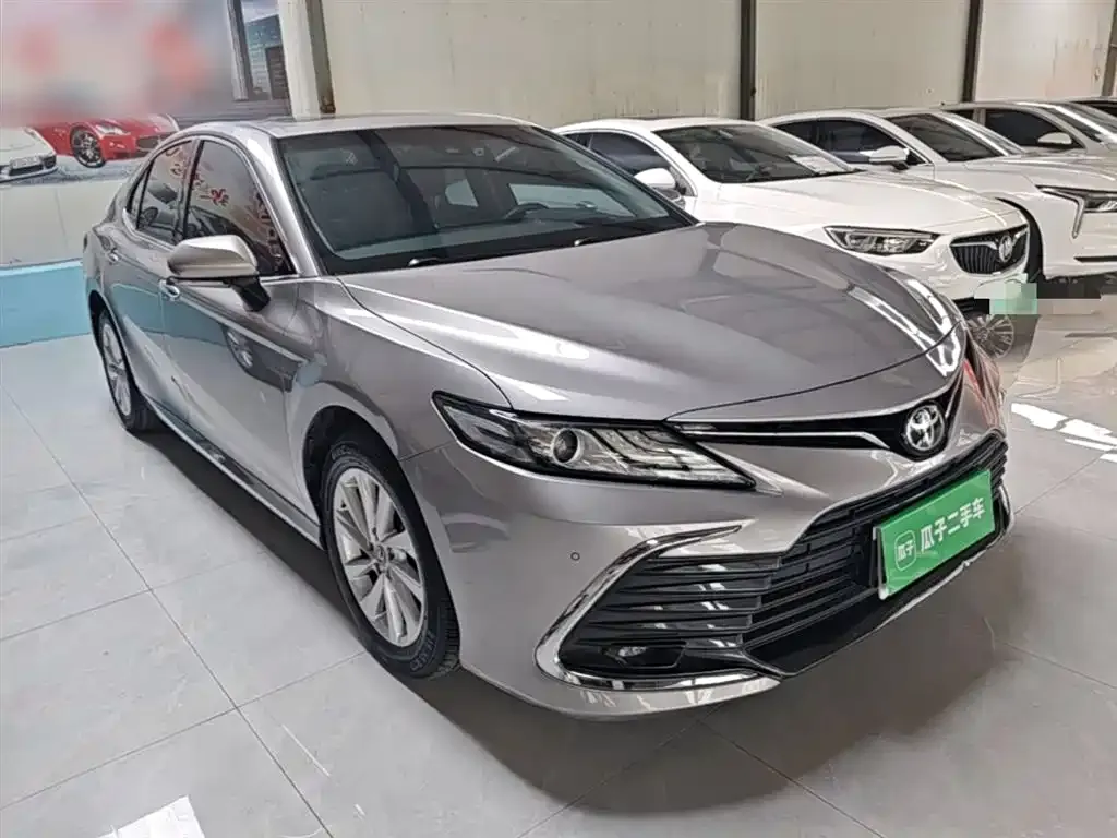 Toyota Camry — фото 10
