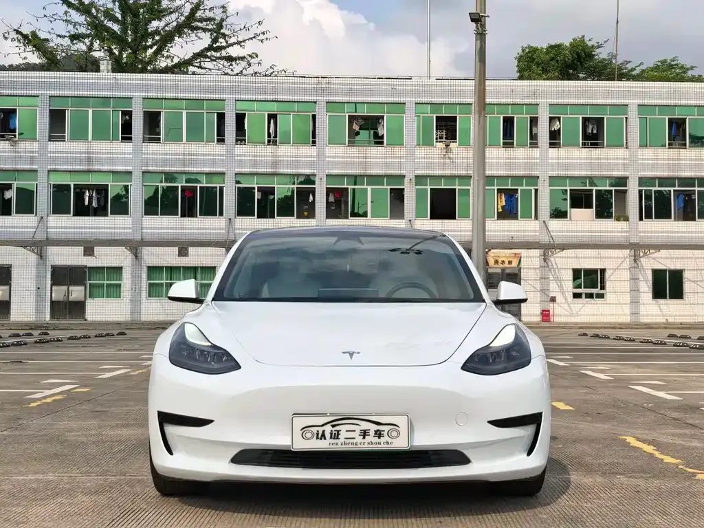Tesla Model 3 — фото 4