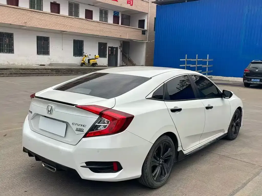 Honda Civic — фото 5