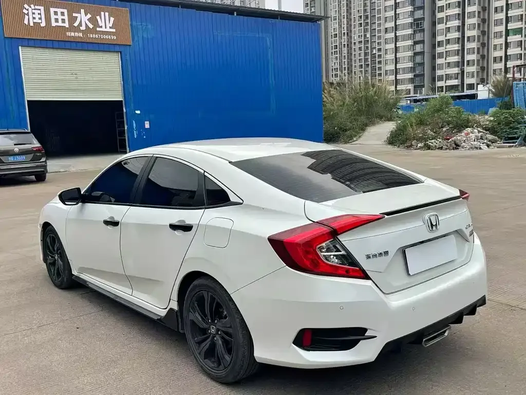 Honda Civic — фото 8