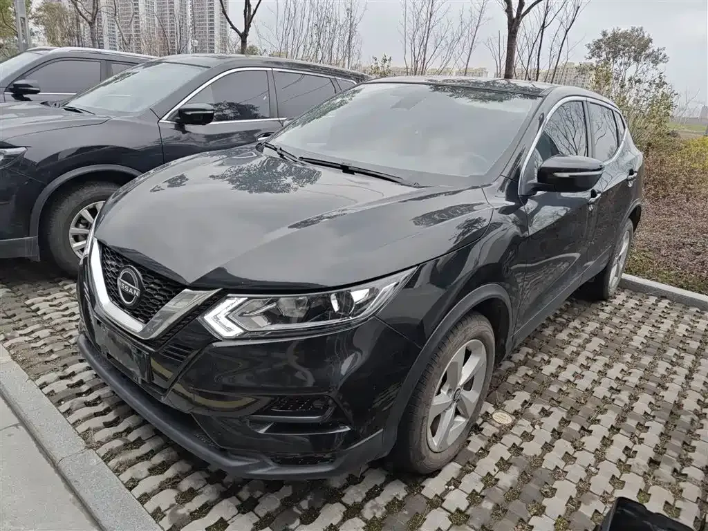 Nissan Qashqai — фото 1