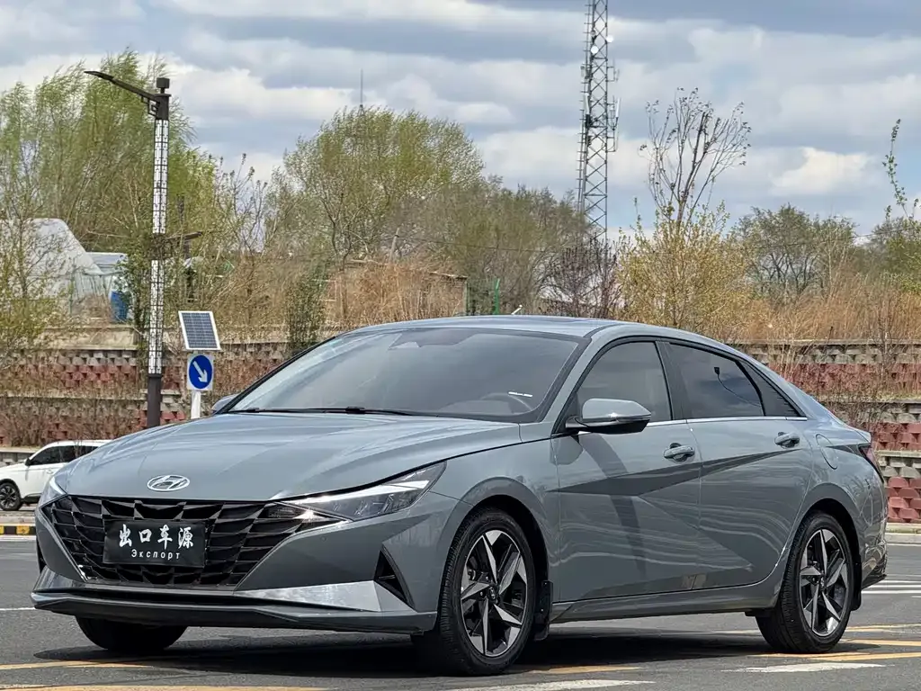 Hyundai Elantra 2023 из CN, фото 1