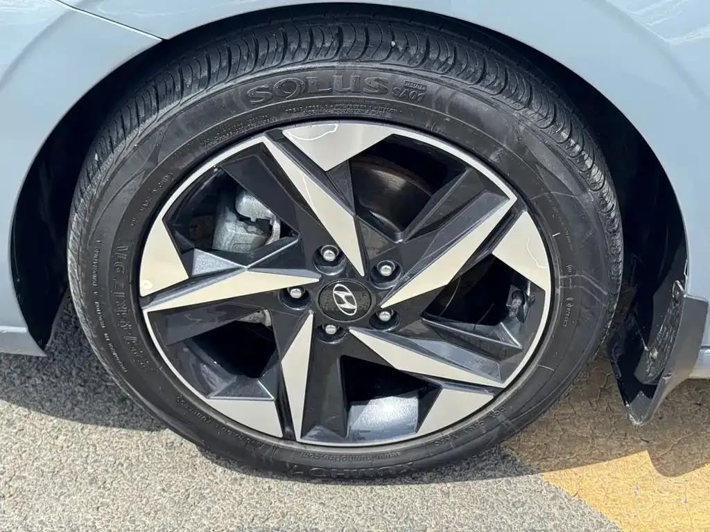 Hyundai Elantra 2023 из CN, фото 9