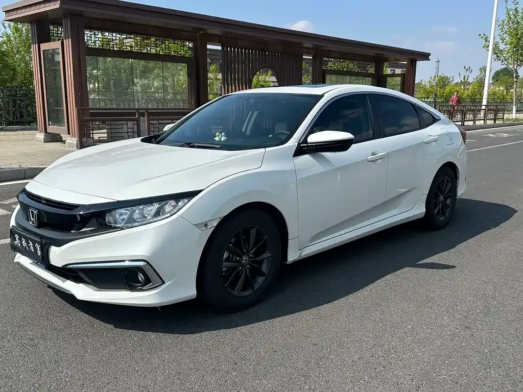 Honda Civic — фото 1