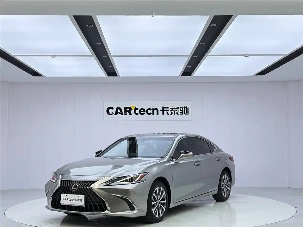 Lexus ES — фото 1