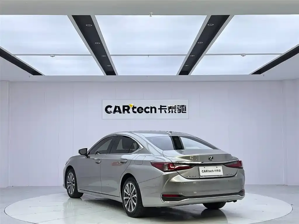 Lexus ES — фото 4