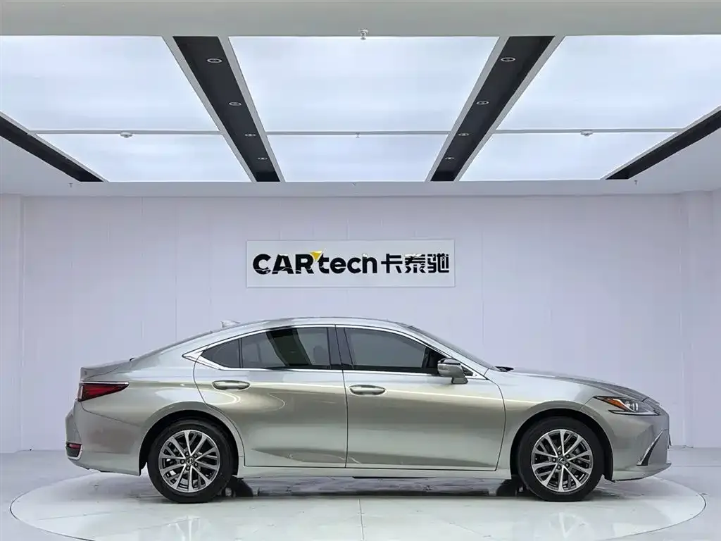 Lexus ES — фото 10