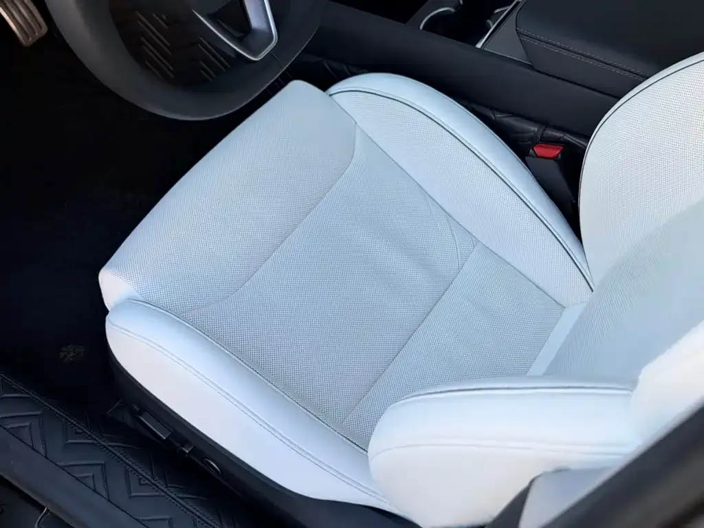 Tesla Model 3 — фото 10