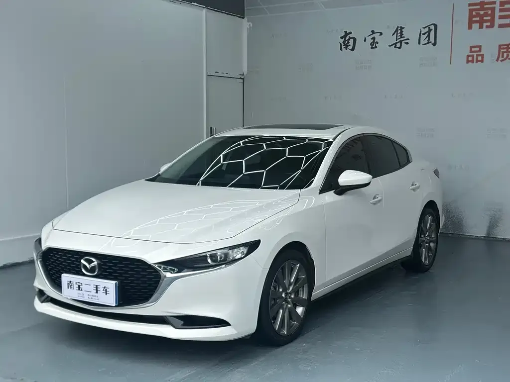 Mazda 3 Axela — фото 1