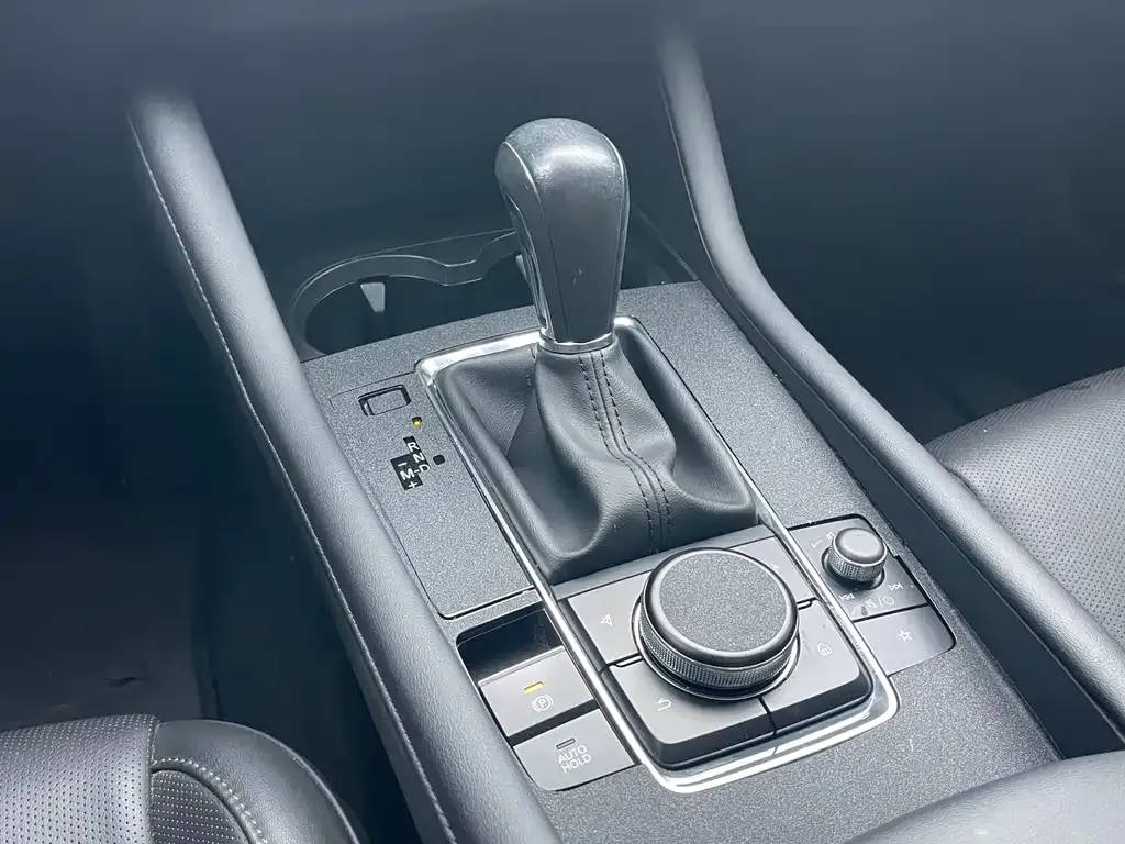 Mazda 3 Axela — фото 10