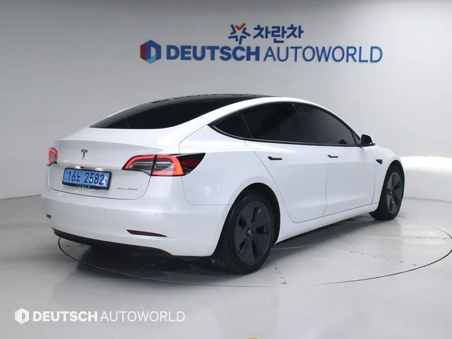 Tesla Model 3 2021 из KR, фото 3
