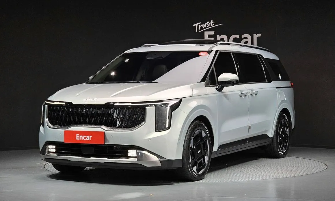 Kia Carnival — фото 1