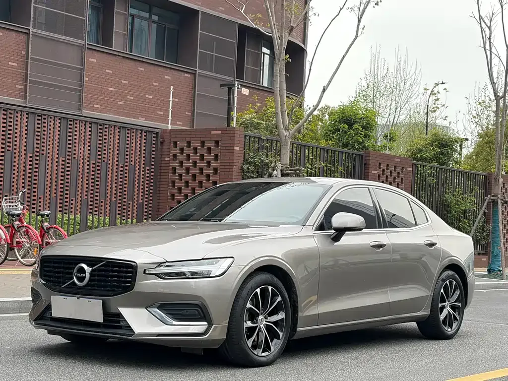 Volvo S60 2021 из CN, фото 1