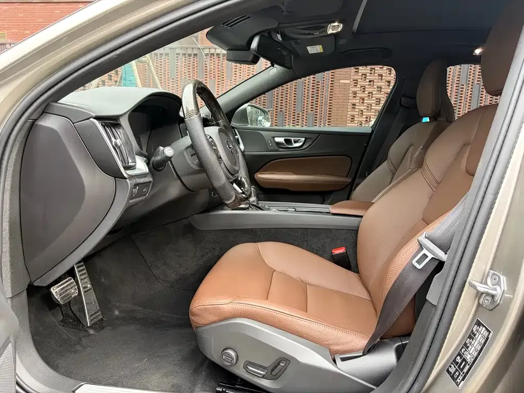Volvo S60 2021 из CN, фото 3