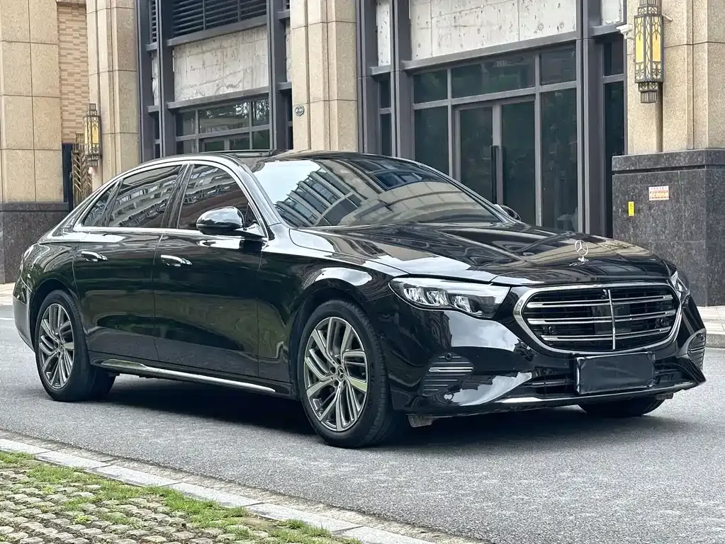 Mercedes-Benz E-Class — фото 8