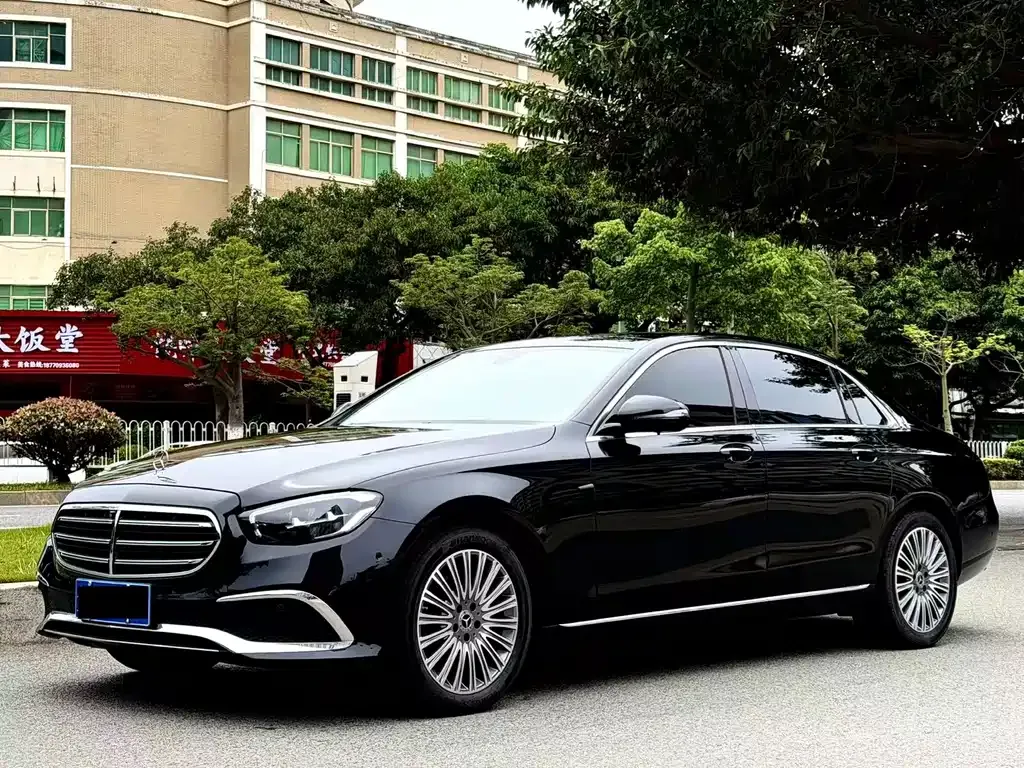 Mercedes-Benz E-Class — фото 4