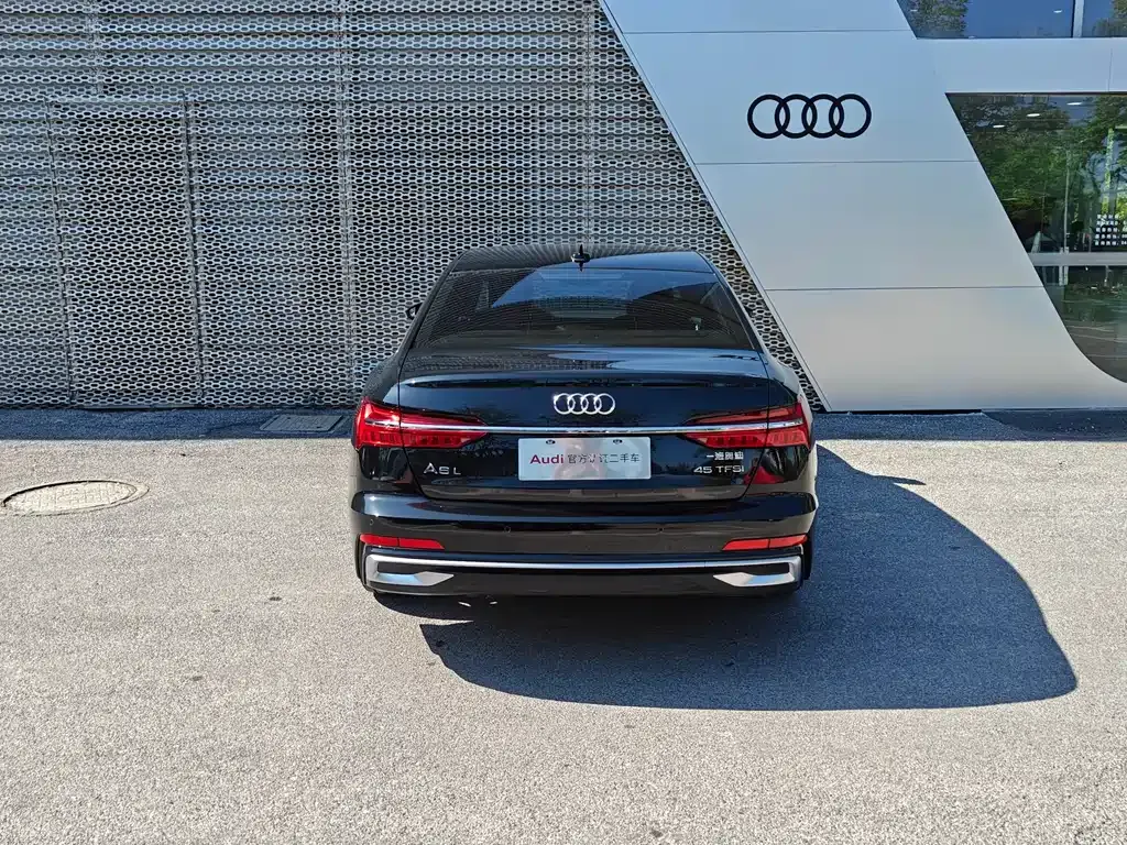 Audi A6L — фото 10
