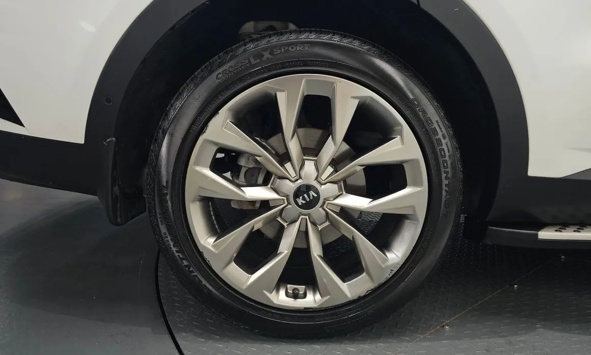 Kia Sorento — фото 6