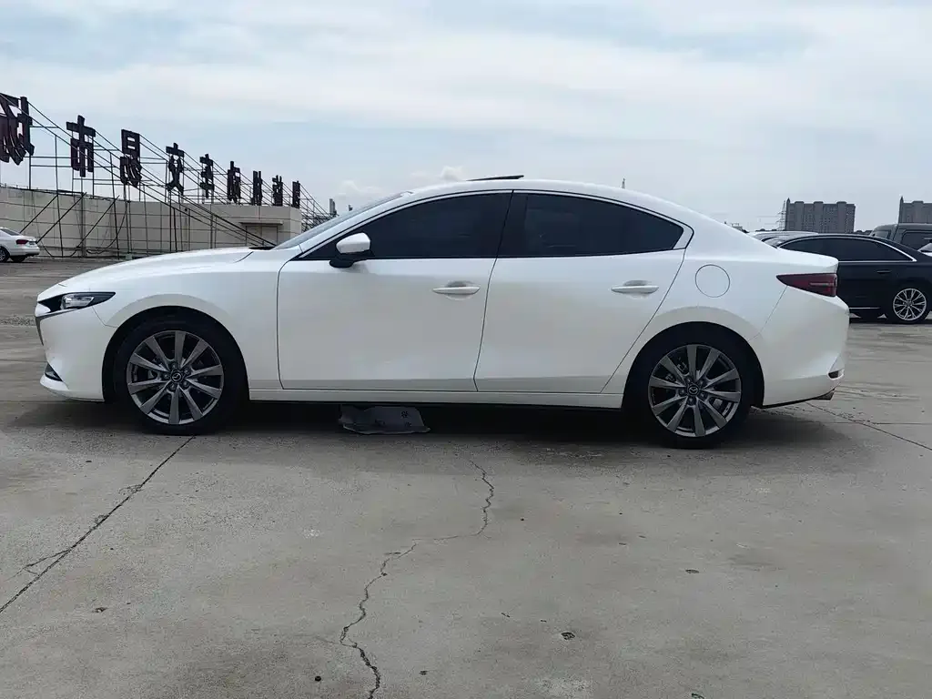 Mazda 3 Axela 2023 из CN, фото 7