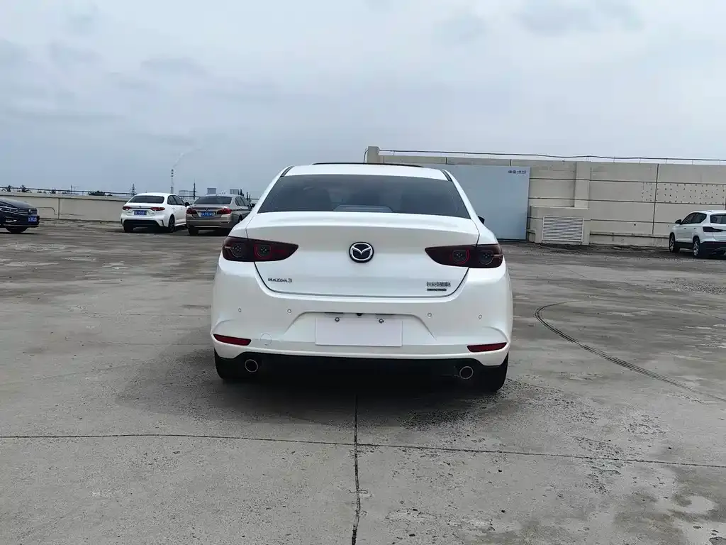 Mazda 3 Axela 2023 из CN, фото 8