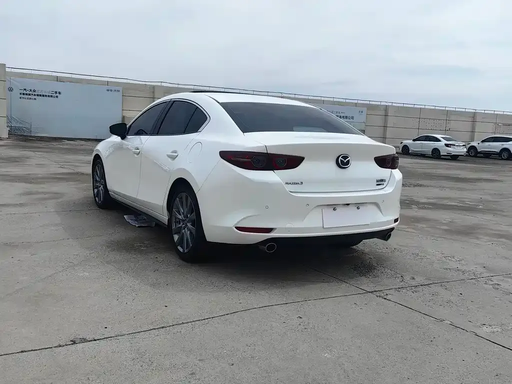 Mazda 3 Axela 2023 из CN, фото 9
