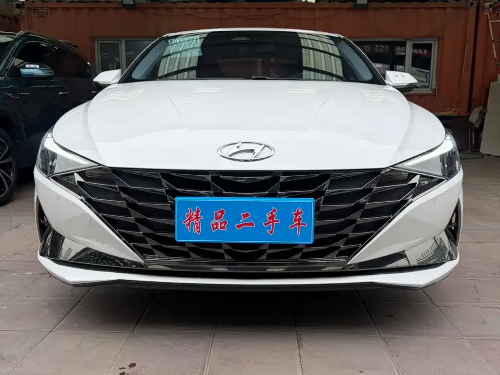 Hyundai Elantra — фото 3