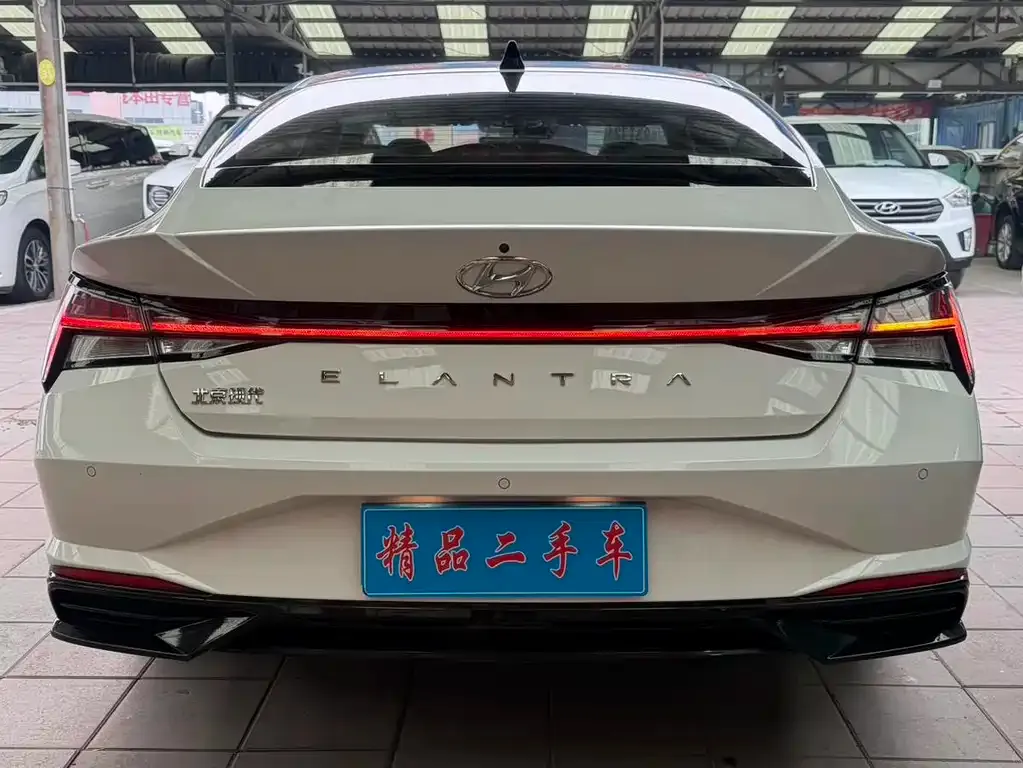 Hyundai Elantra — фото 10