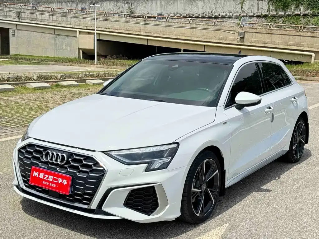 Audi A3 — фото 1