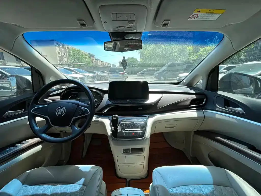 Buick GL8 2023 из CN, фото 3