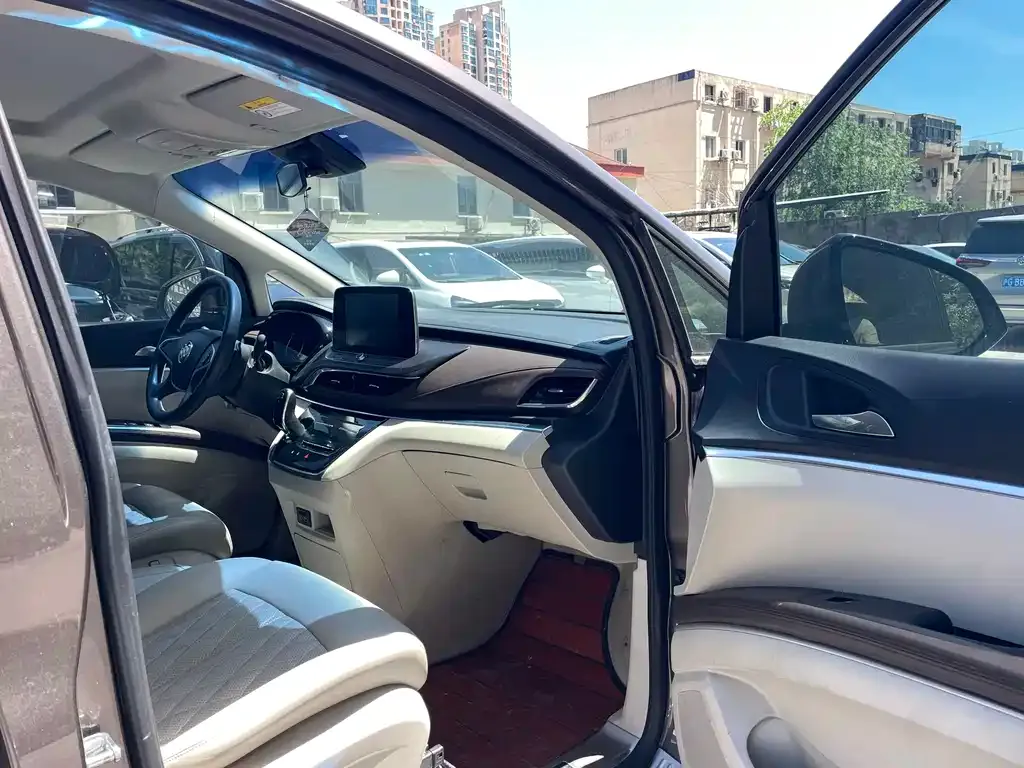 Buick GL8 2023 из CN, фото 7