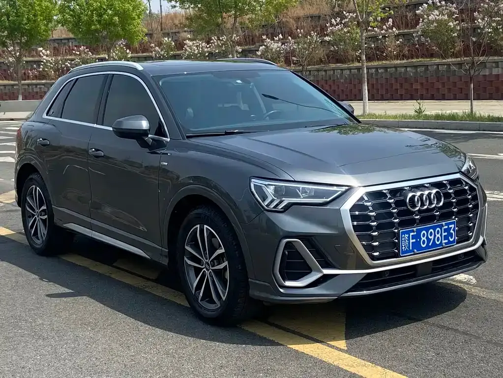 Audi Q3 — фото 10