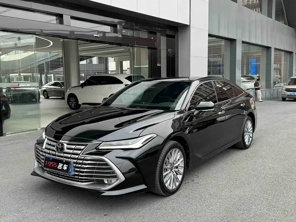 Toyota Avalon — фото 1