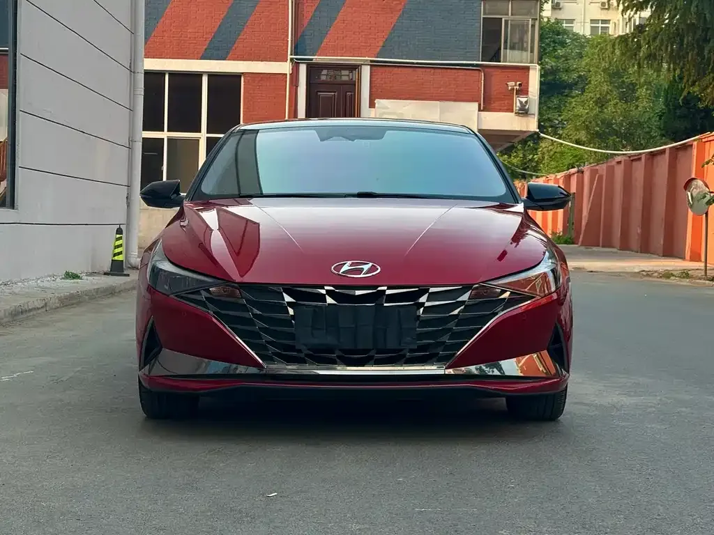 Hyundai Elantra — фото 3