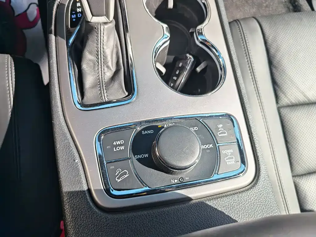 Jeep Grand Cherokee (Import) 2021 из CN, фото 10