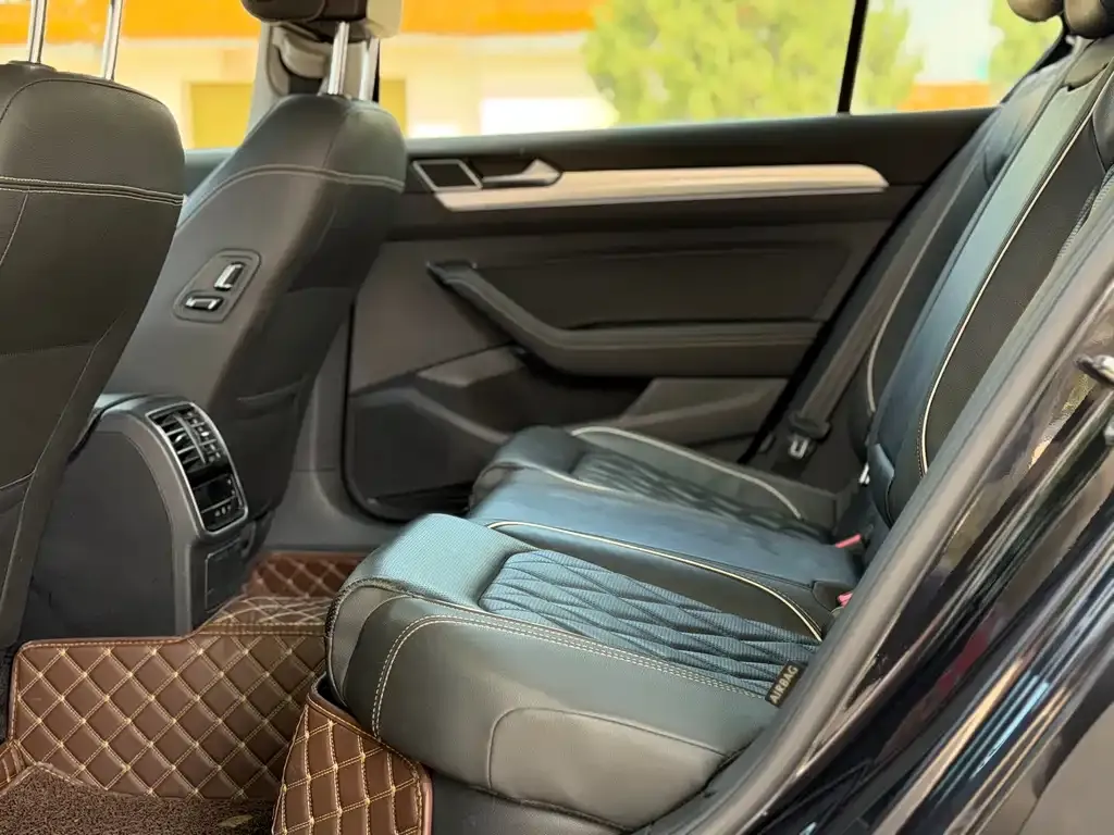 Volkswagen Magotan GTE PHEV 2021 из CN, фото 3