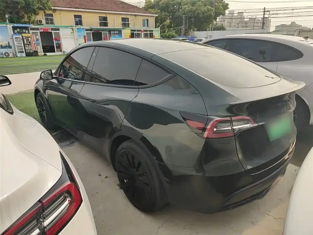 Tesla Model Y — фото 7