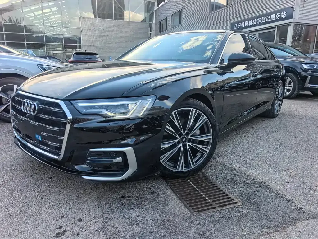 Audi A6L — фото 1