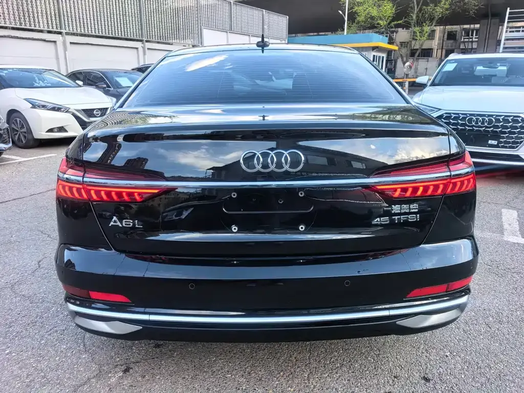Audi A6L — фото 10