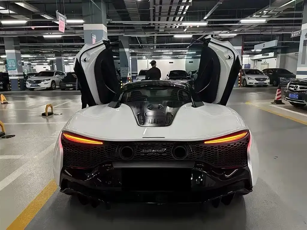 McLaren Artura 2024 из CN, фото 3