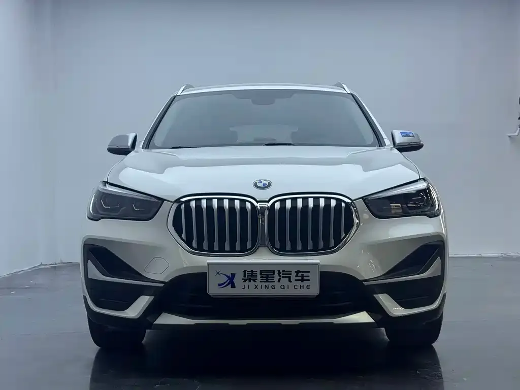 BMW X1 — фото 5