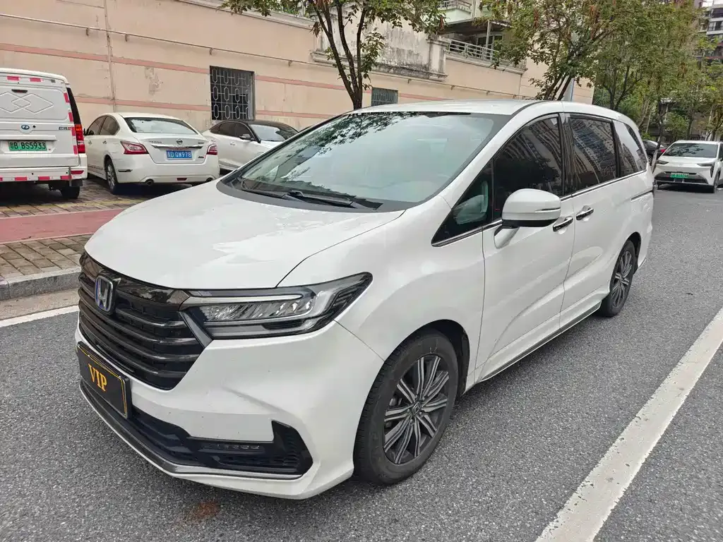 Honda Odyssey — фото 1