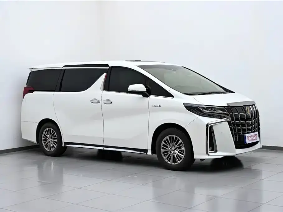 Toyota Alphard — фото 3