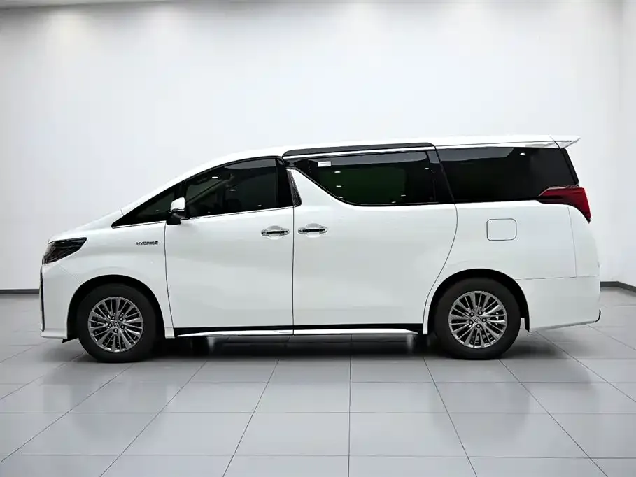 Toyota Alphard — фото 7